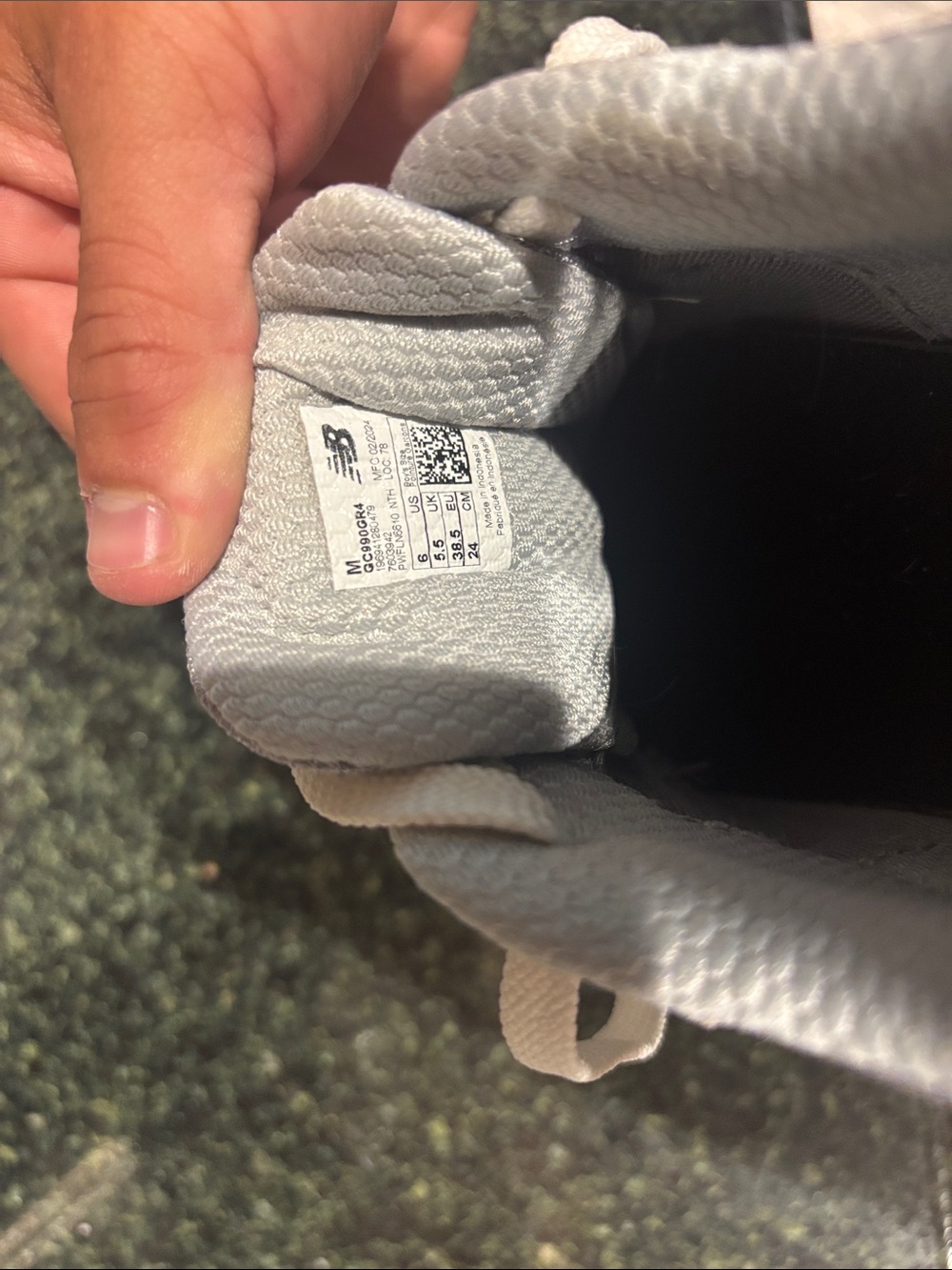 New Balance Men's 990v4 - Picture 2 of 9